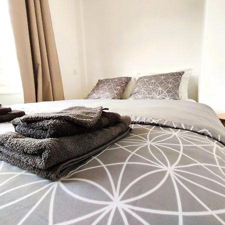 Appartement Climatise Parking Gratuit Surveille アヴィニョン エクステリア 写真