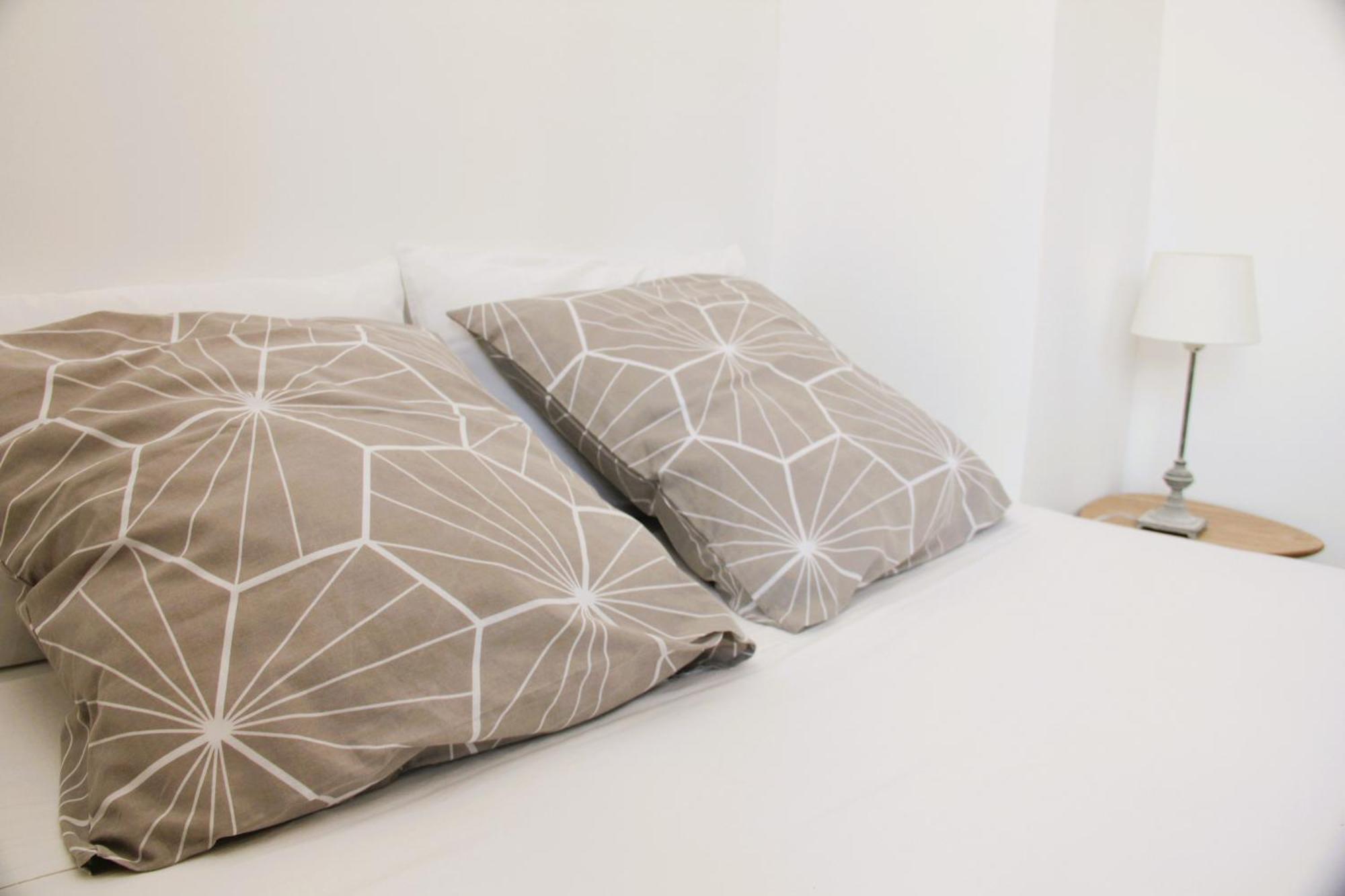Appartement Climatise Parking Gratuit Surveille アヴィニョン エクステリア 写真